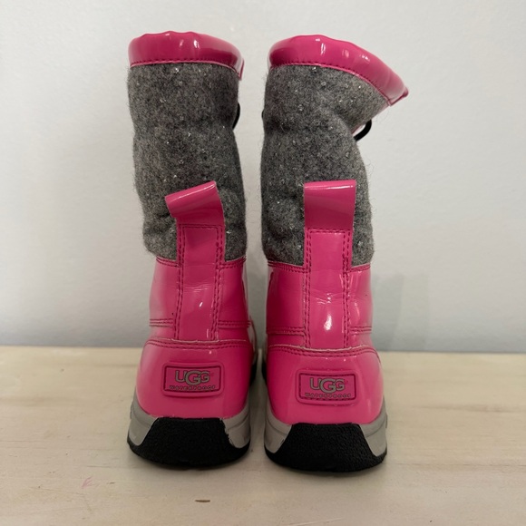 UGG Pink/Grey Patent Leather Bute ll Winter Boots Size 3 - Picture 7 of 9